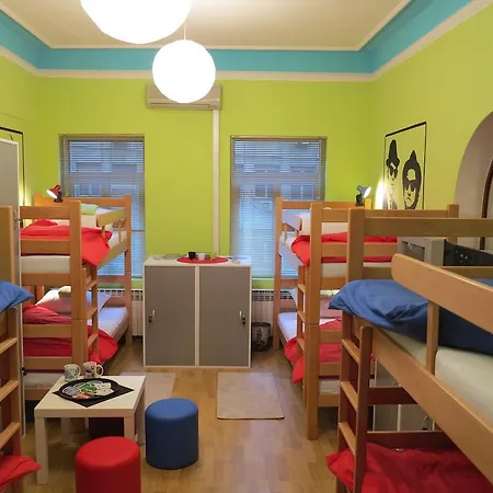 Hostel Traveler's & *