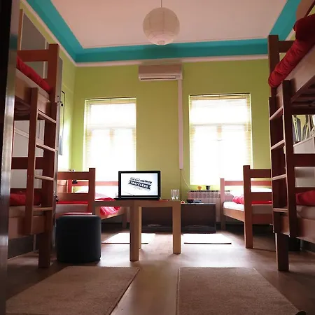 Traveler's & Hostel Βελιγράδι