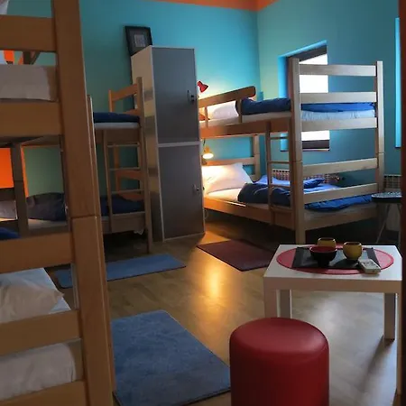 Traveler's & Hostel *